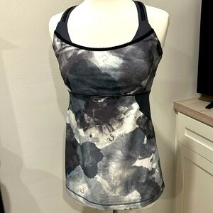Lululemon white/grey tank top with built in bra
